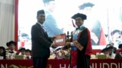 Unhas Cetak 1.612 Lulusan Baru, Rektor Serahkan Daftar Wisudawan ke Ketua IKA